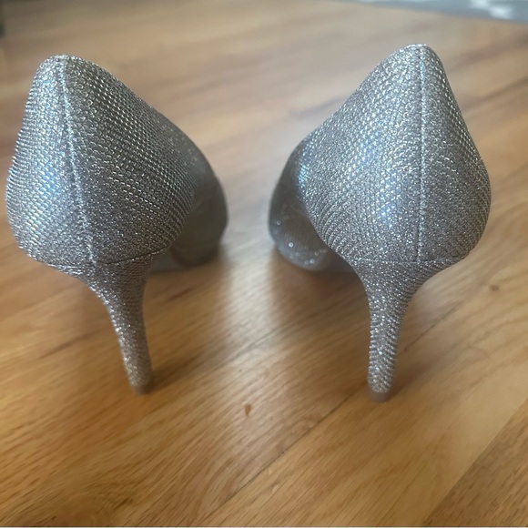 Brand New Bandolino Peep-Toe Gold Glitter Heels, Size 8.5 M - Picture 4 of 10